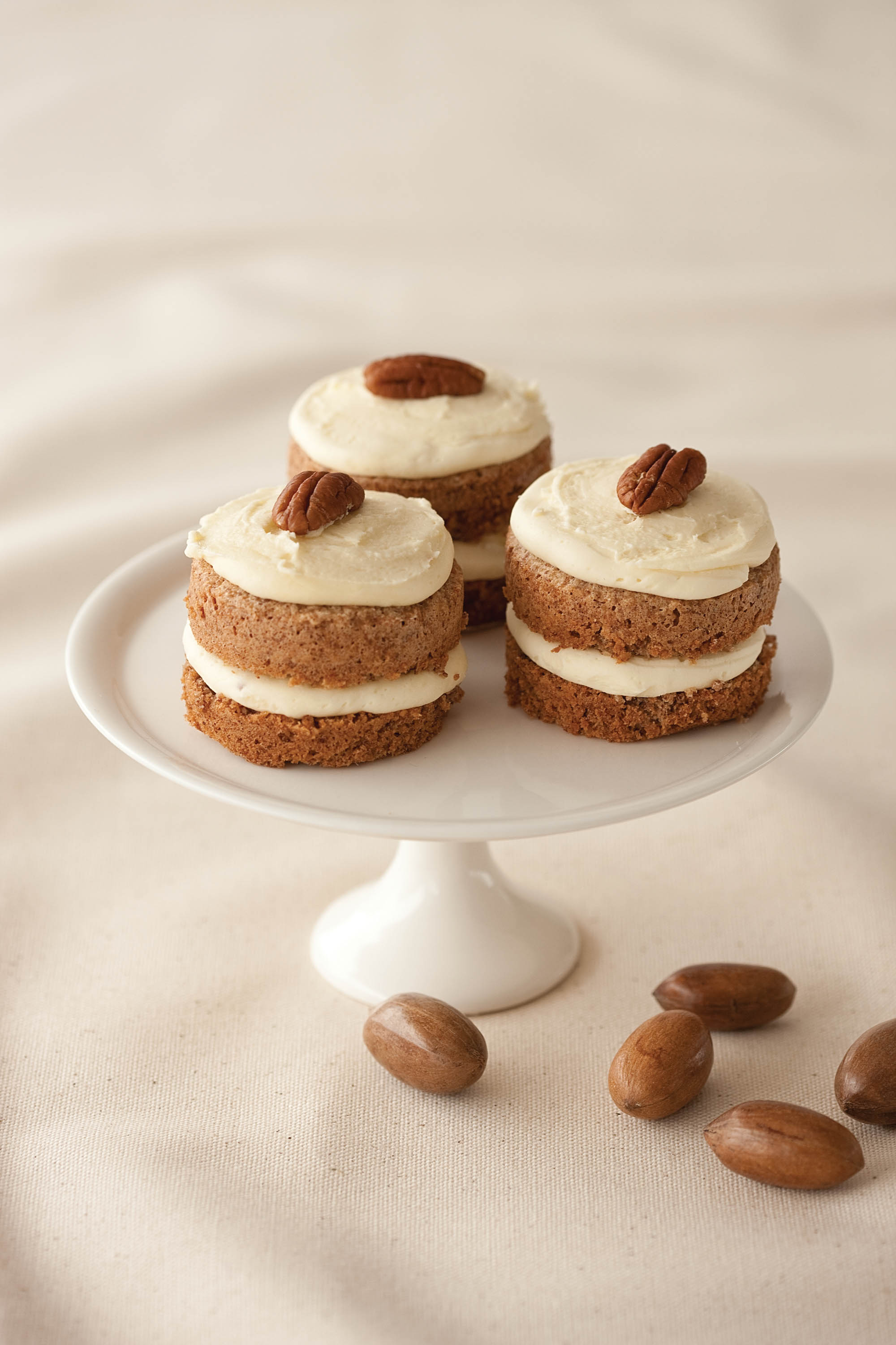 Mini GlutenFree Pecan & Maple Syrup Cakes