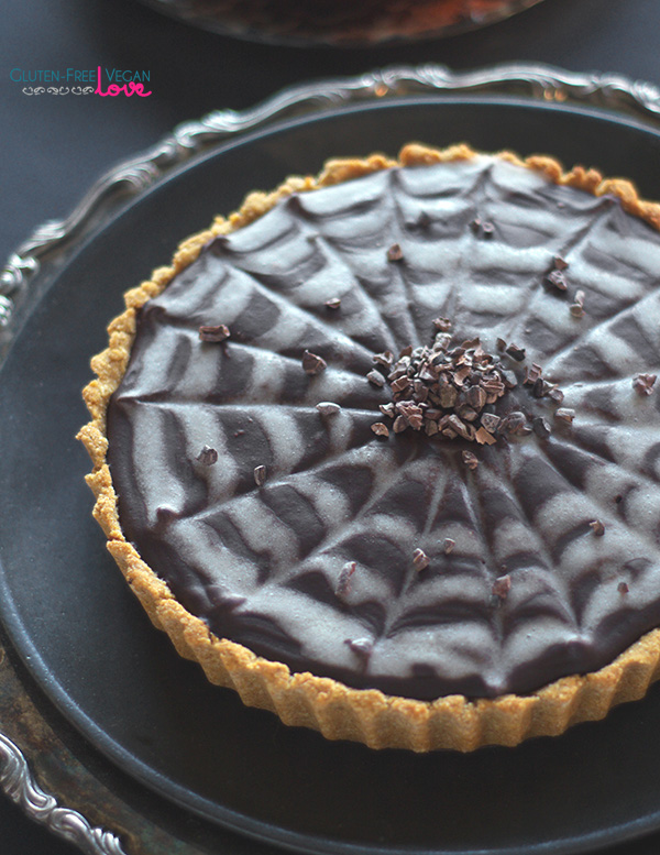 Gluten-Free-Vegan-and-Paleo-Chocolate-Pumpkin-Tart-for-Halloween