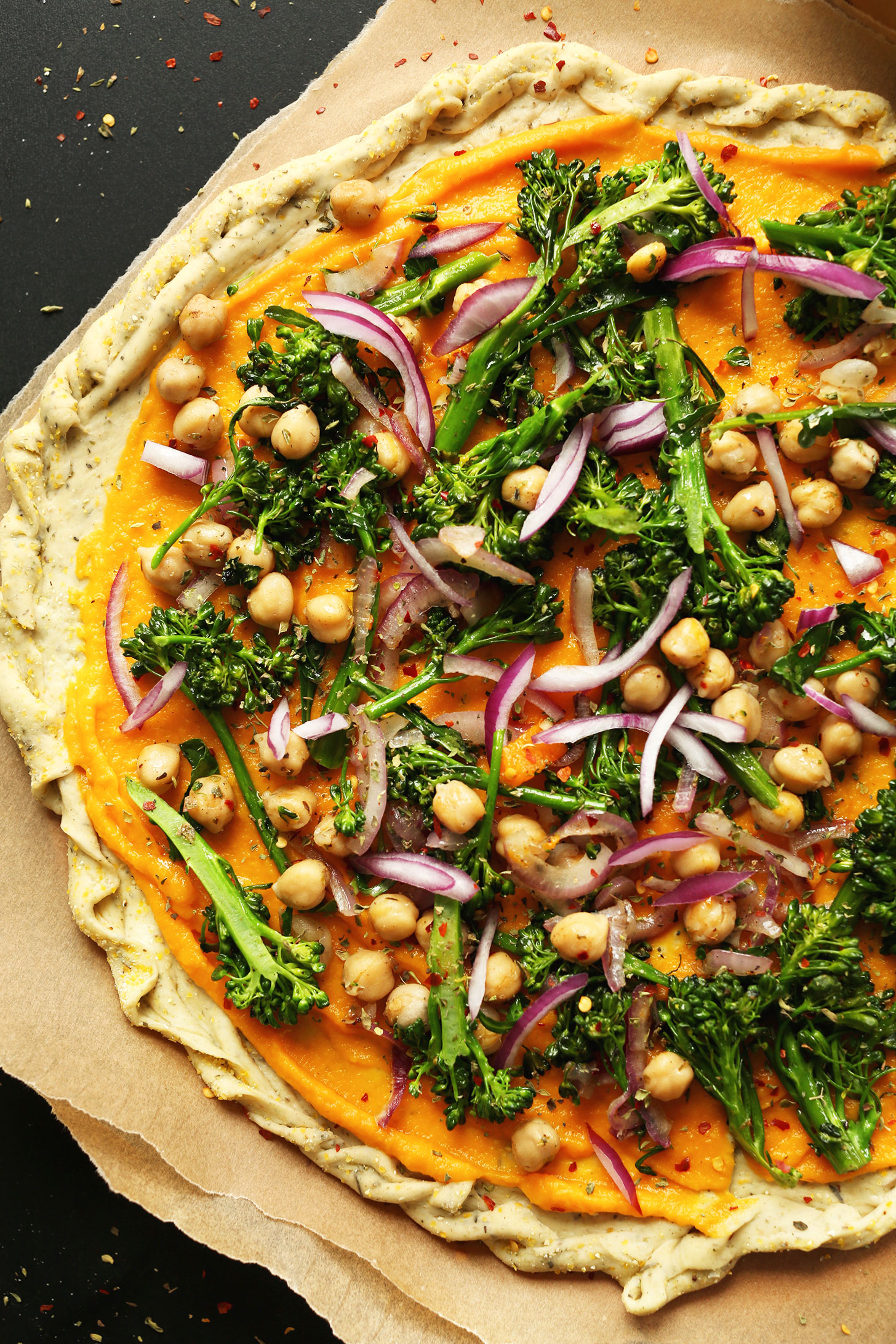 AMAZING-10-Ingredient-Butternut-Squash-and-Vegetable-Pizza-vegan-recipe-pizza-fall-butternutsquash-healthy-dinner