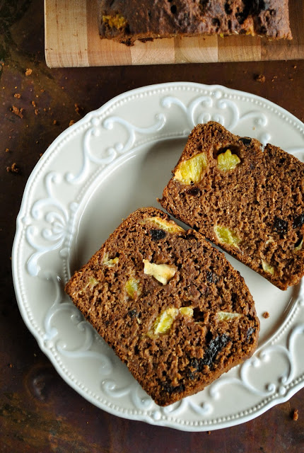 Vegan banana gingerbread loaf with orange and plums (sugar free) 4