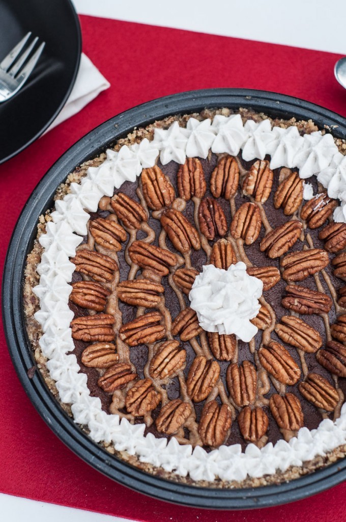 Raw-Vegan-Caramel-Pecan-Pie-10-680x1024