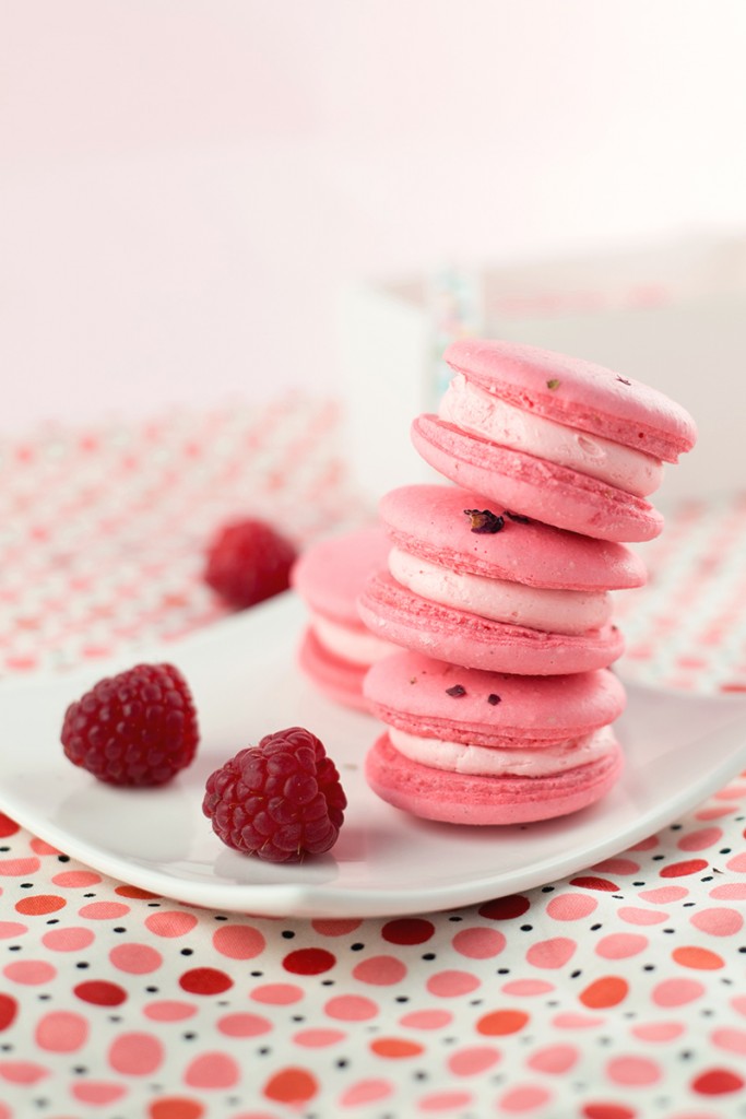 Raspberry-Rose-Vegan-Macarons-Using-Aquafaba-4