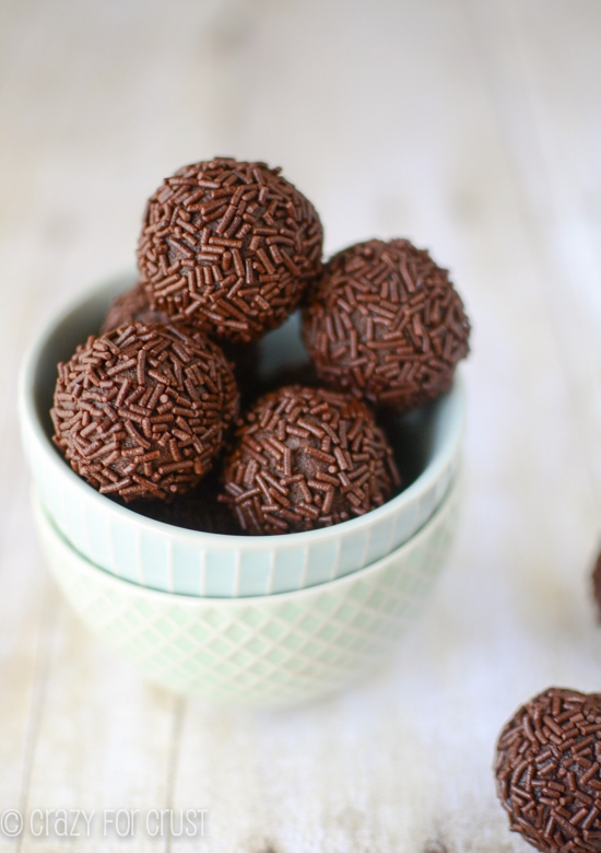 Chocolate-Avocado-Truffles-3-of-5