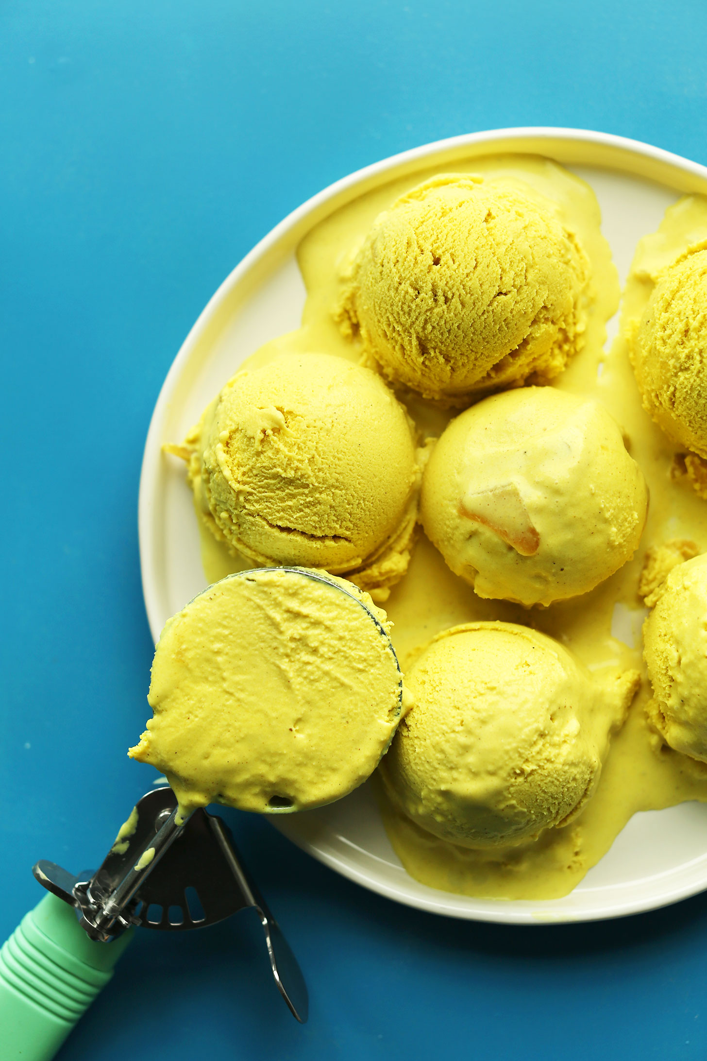 CREAMY-Golden-Milk-ICE-CREAM-vegan-glutenfree-healthy-icecream-dessert-recipe-turmeric-