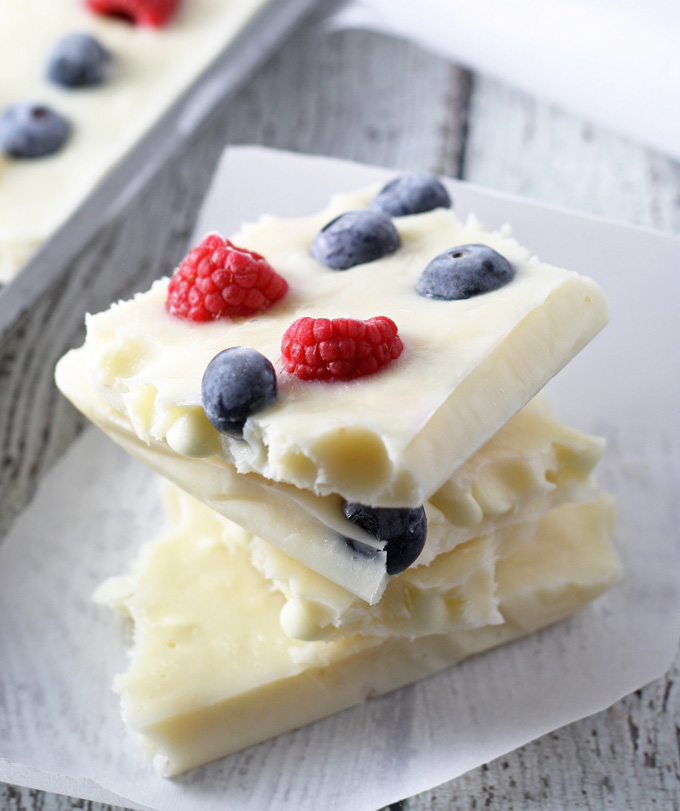 red-white-blue-frozen-yogurt-bark-3