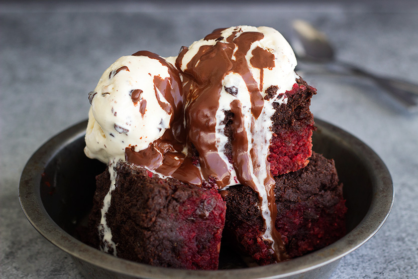 valentines-red-velvet-brownie-sundae-3