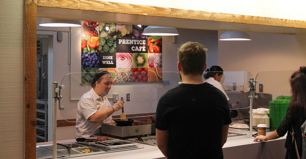 Students wait for food to be prepared at Prentice Café, a gluten-free dining hall. (Kent State University)