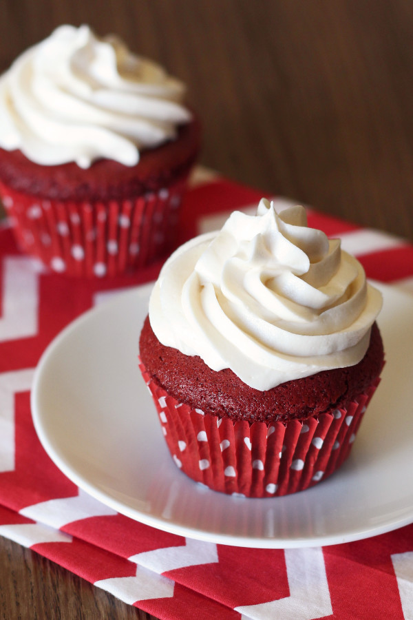 gluten-free-vegan-red-velvet-cupcakes-1-600x900
