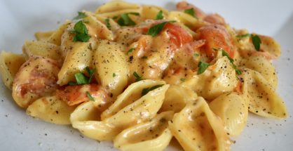 dairy-free cheese and tomato pasta