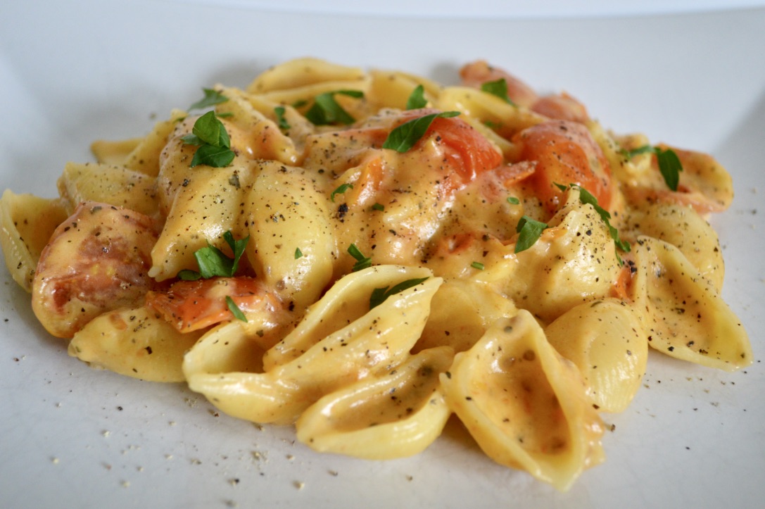 dairy-free cheese and tomato pasta