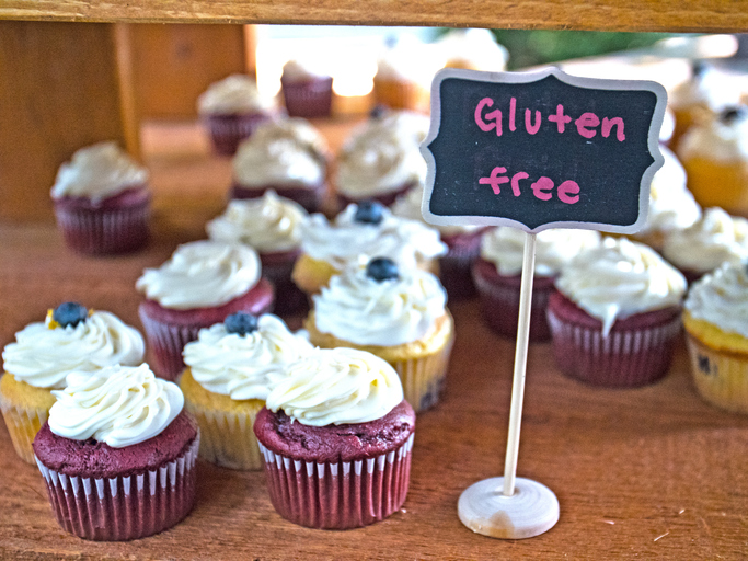 gluten-free foods contain gluten 