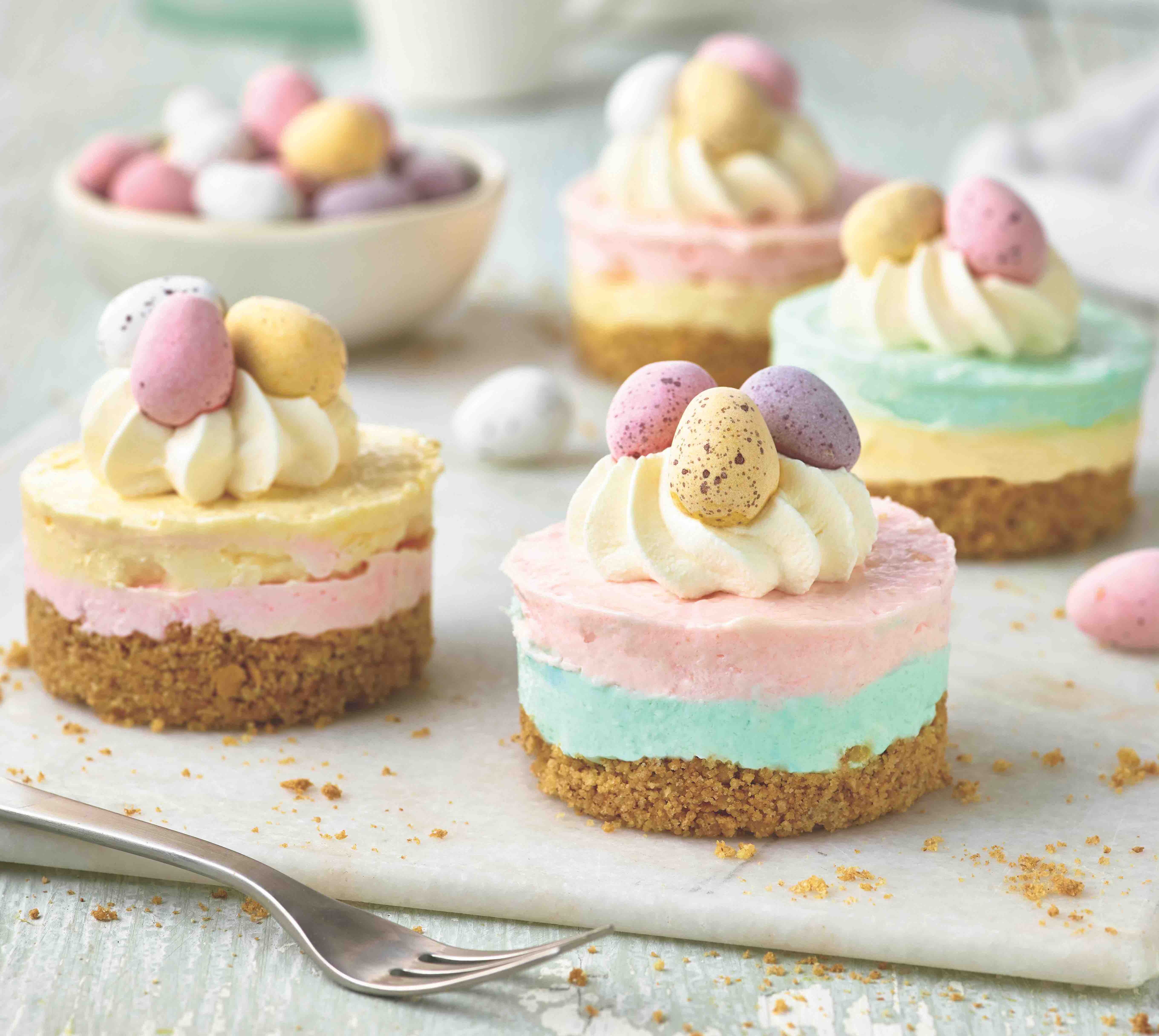 Mini-striped Easter cheesecakes