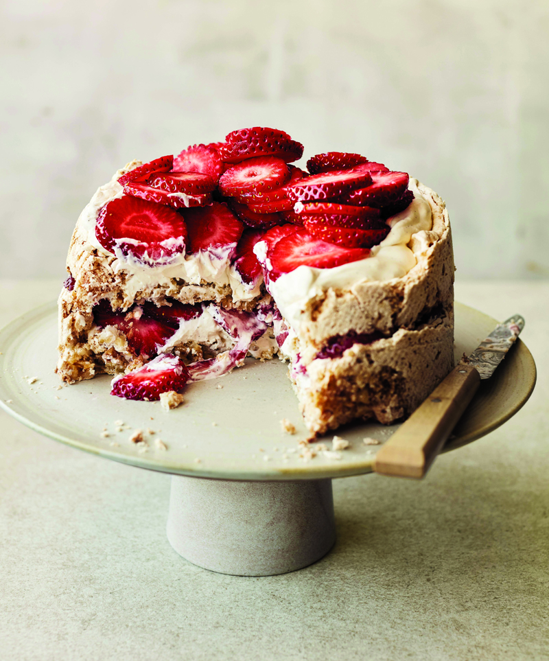 strawberry meringue cake