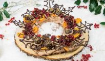Chocolate meringue wreath