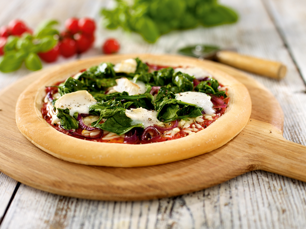 Gluten-free goat's cheese pizza