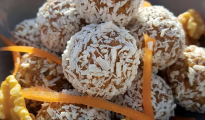 Carrot cake energy balls