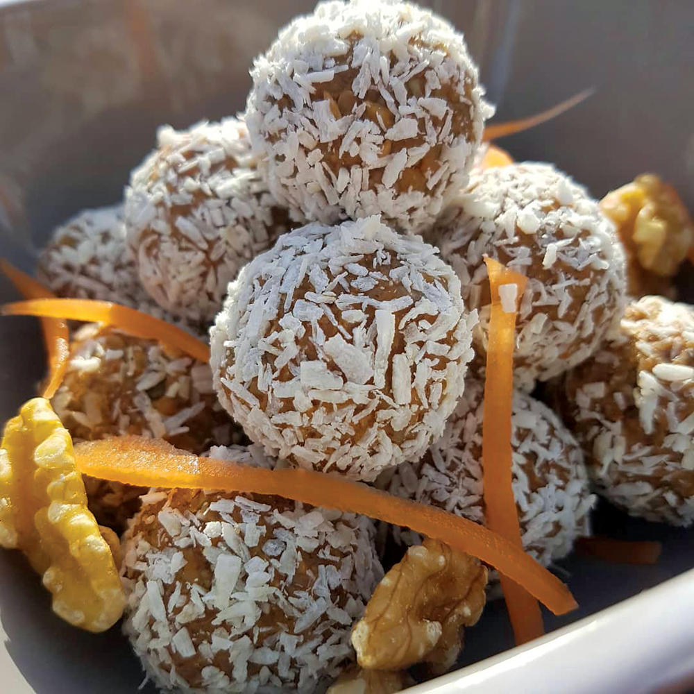 Carrot cake energy balls