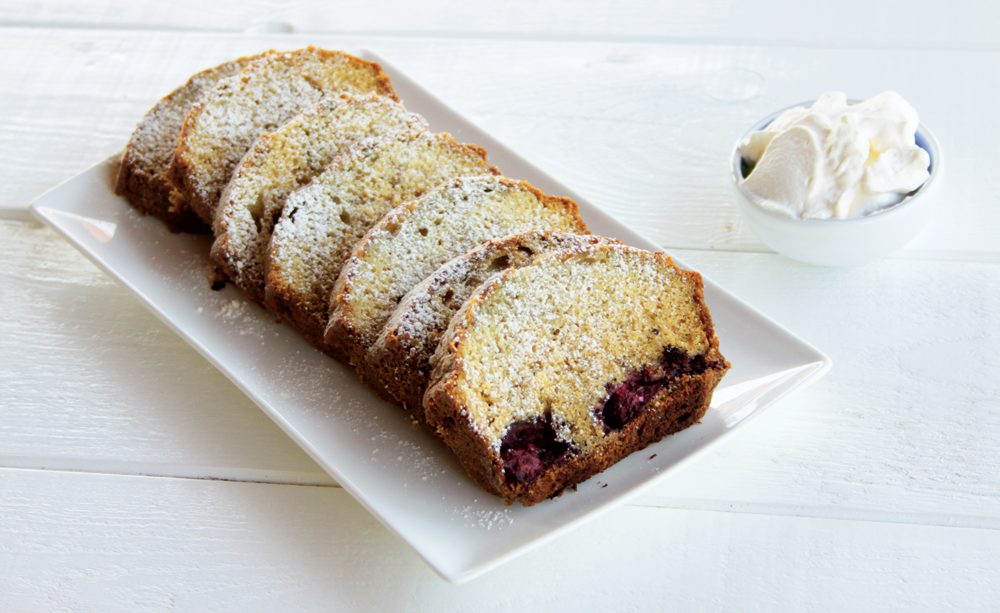 berry loaf cake