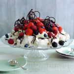 Chocolate-and-pistachio-berry-pavlova