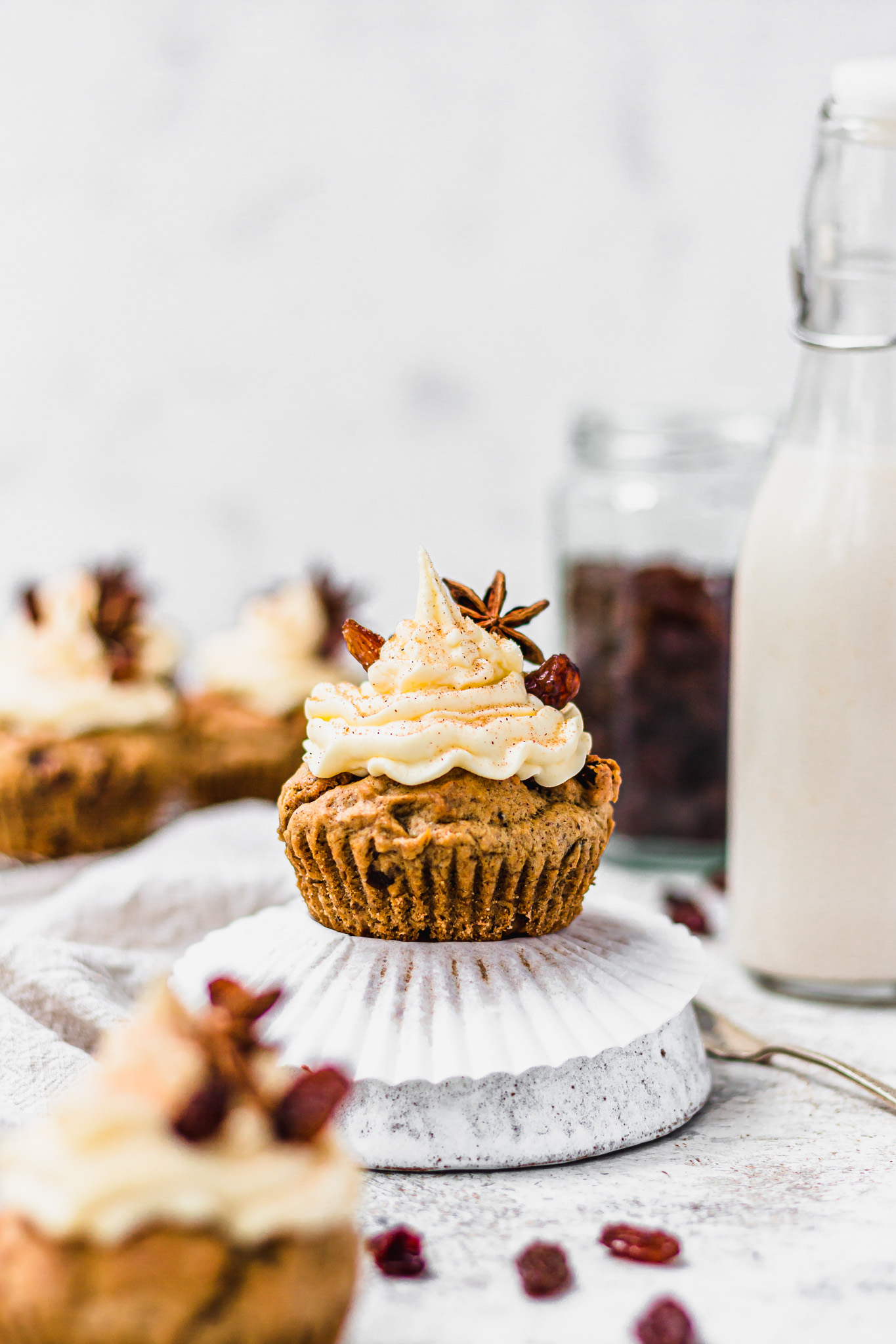 Dirty Chai Raisin Cupcakes