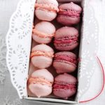 Blackberry or strawberry macaroons