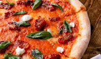 Sundried tomato pizza gluten free and vegan