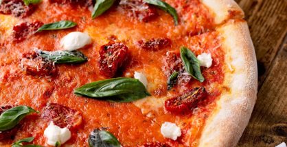 Sundried tomato pizza gluten free and vegan