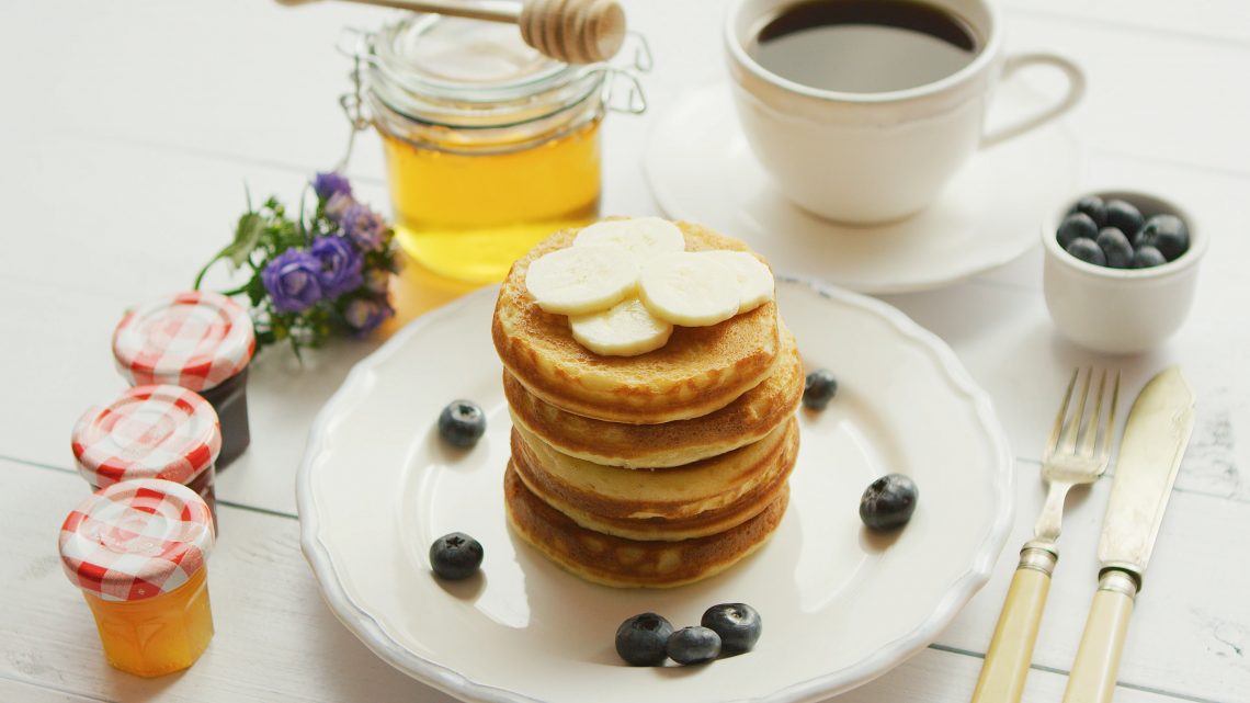 Healthy banana pancakes